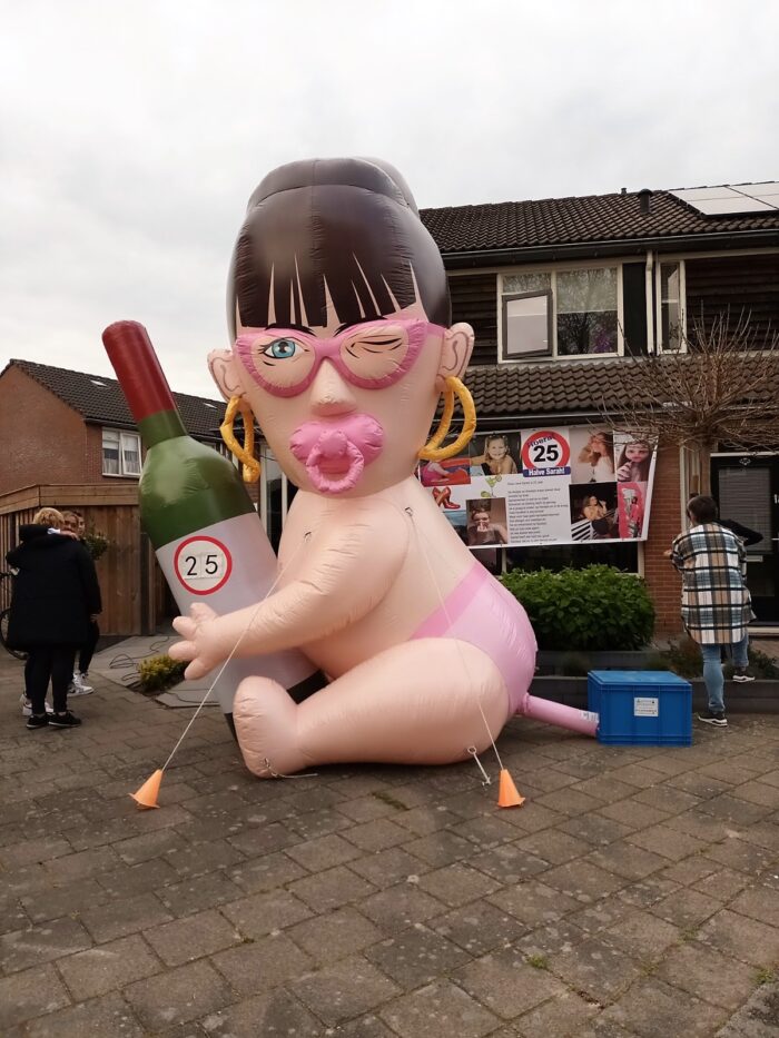 Sarah opblaaspop Baby - Afbeelding 2