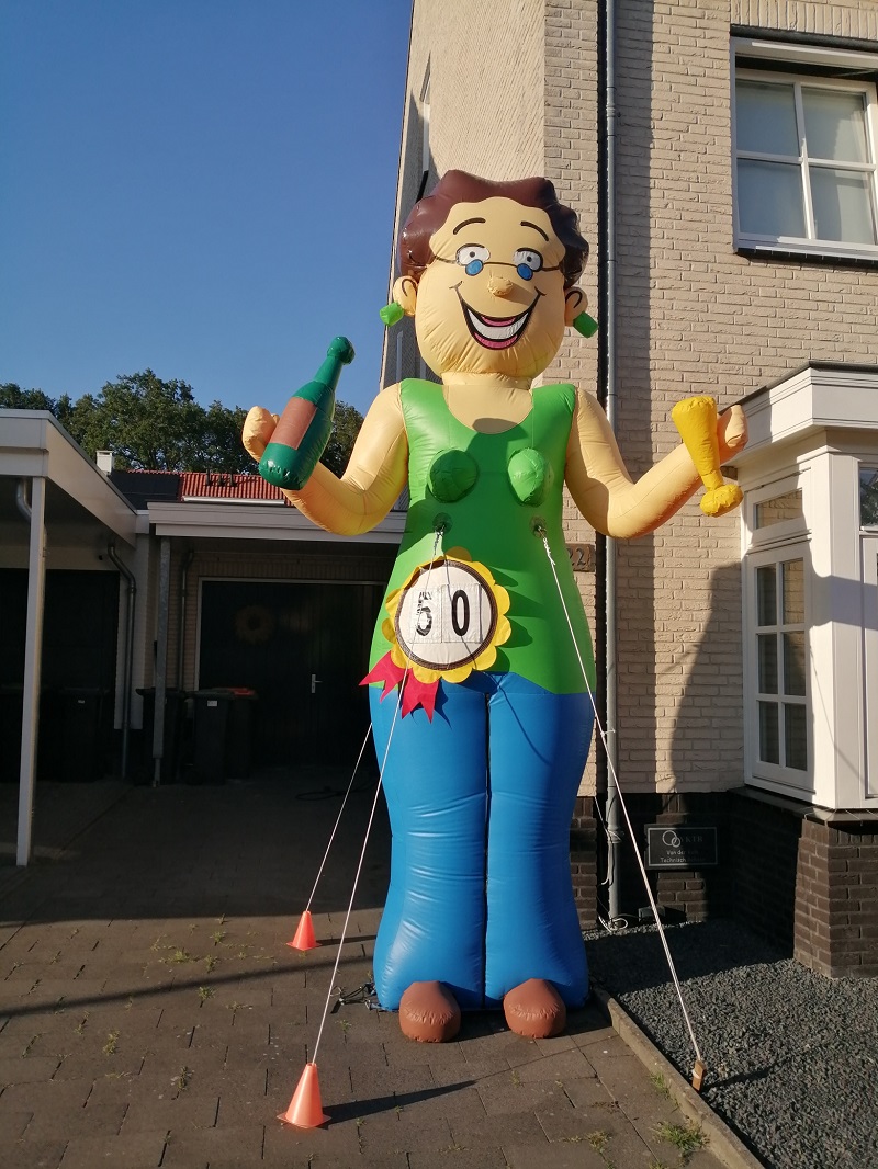 Sarah opblaaspop Hippe