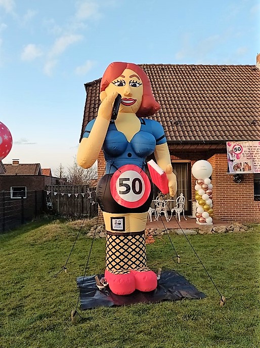 Sarah opblaaspop Office - Afbeelding 2